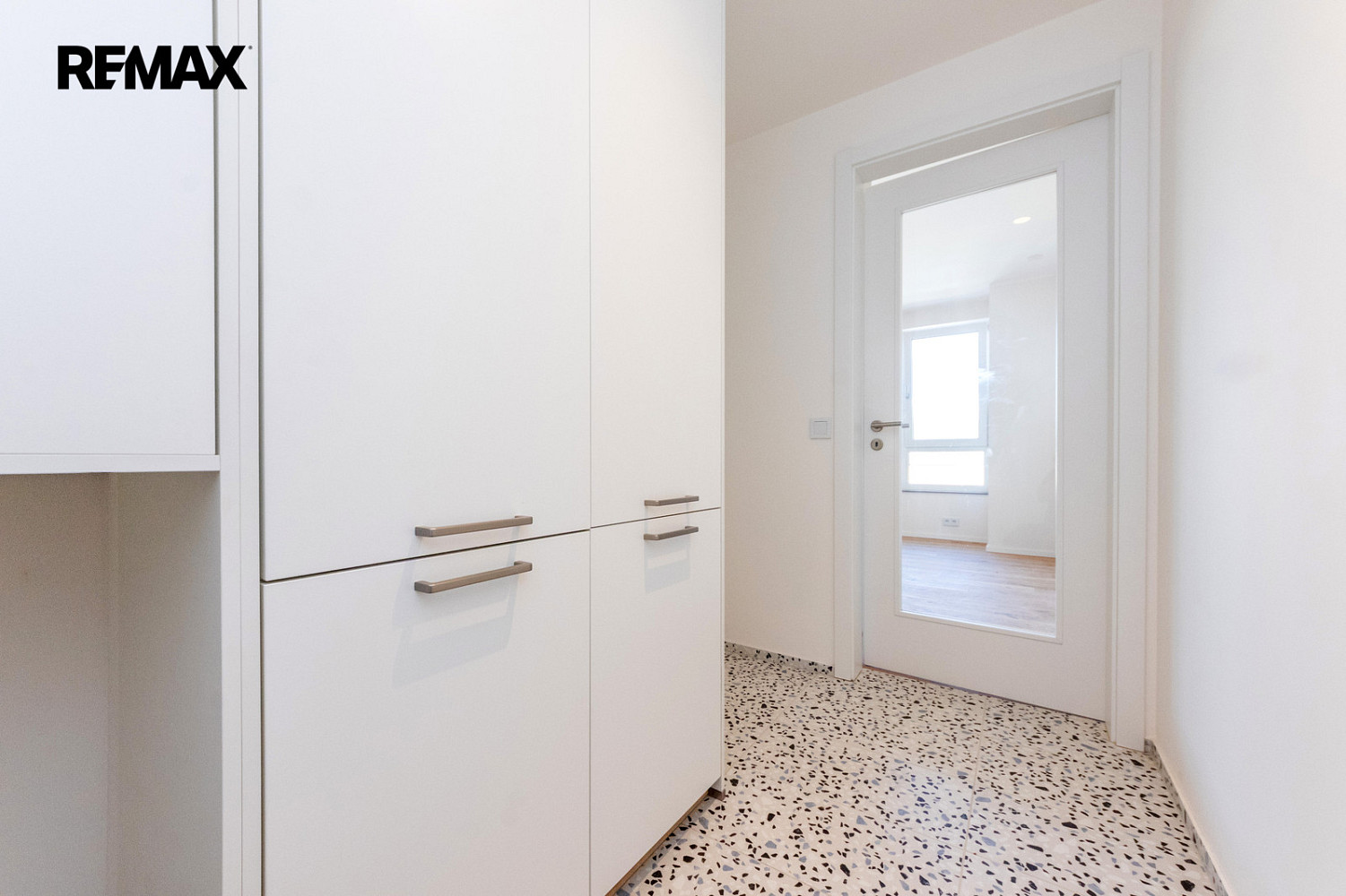 Pronájem bytu 1+kk 37 m² — photo 5