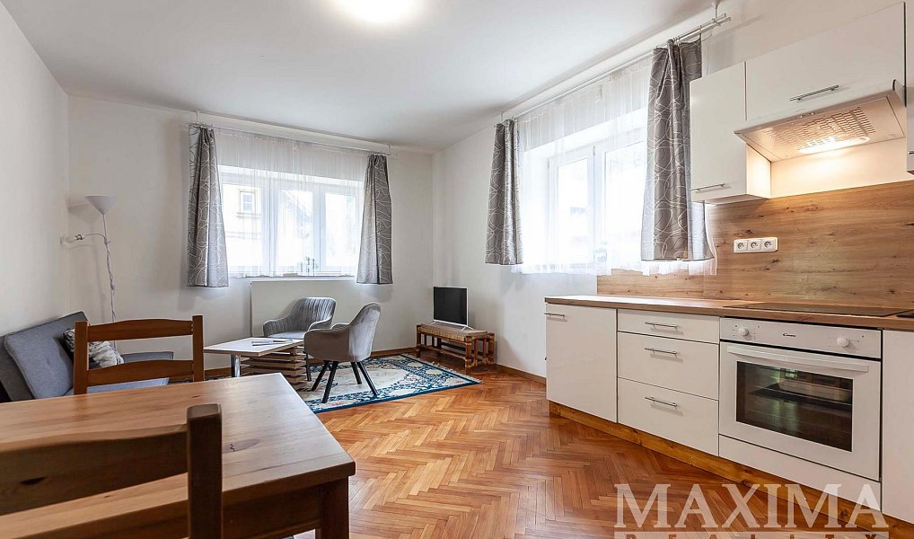 Prodej domu 300 m² s pozemkem 682 m², Desná – náhled fotky 5