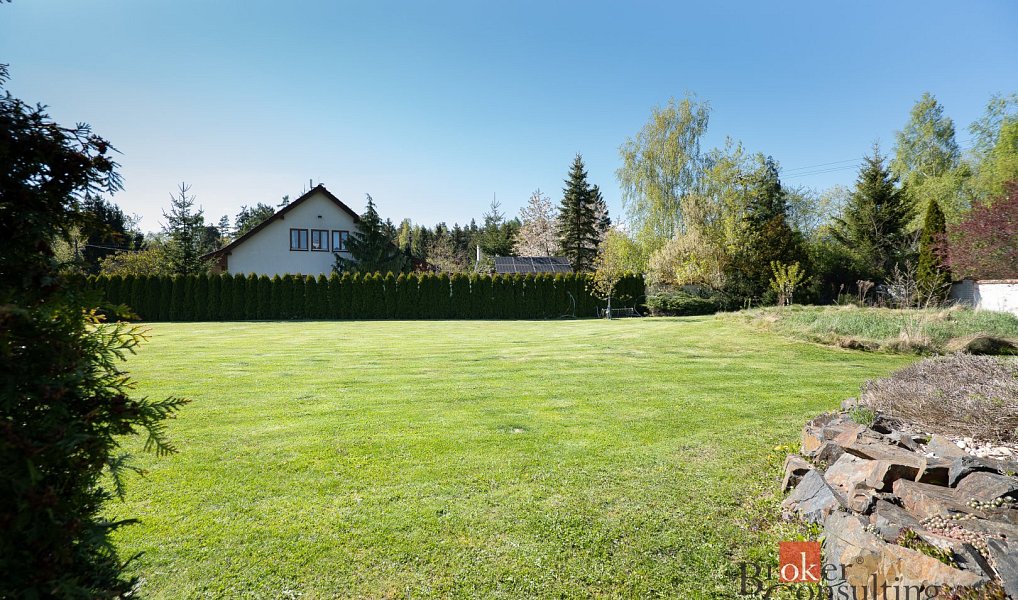 Prodej stavebního pozemku 1 306 m², Svojetice – náhled fotky 16