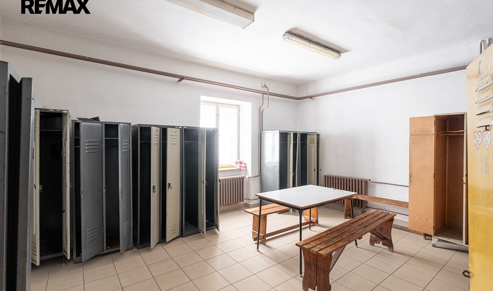 Prodej výrobních prostor 1 115 m², Nové Hrady – náhled fotky 34
