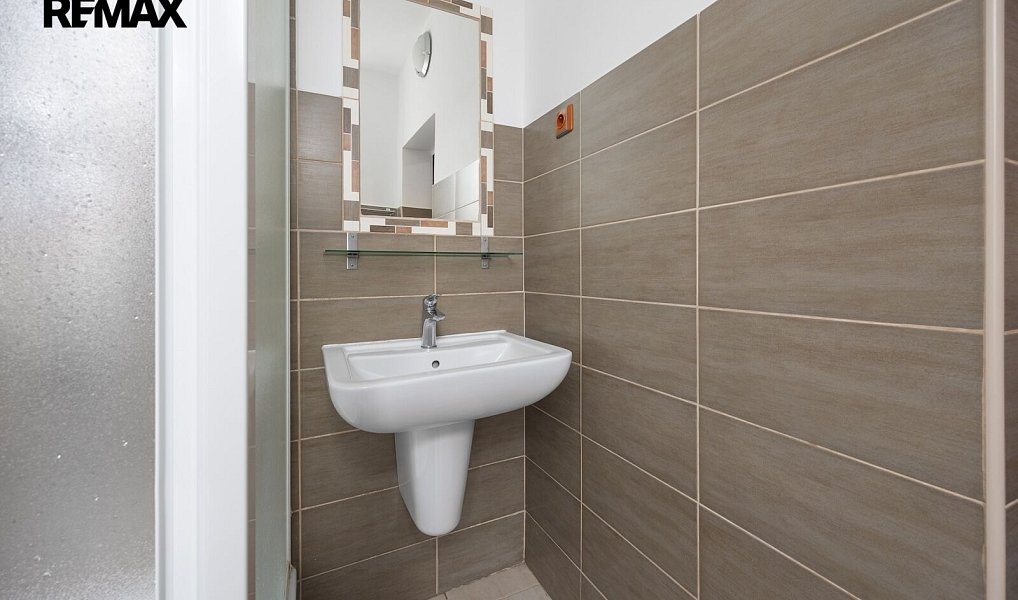 Prodej ubytovacího objektu 435 m², Hřensko – náhled fotky 31