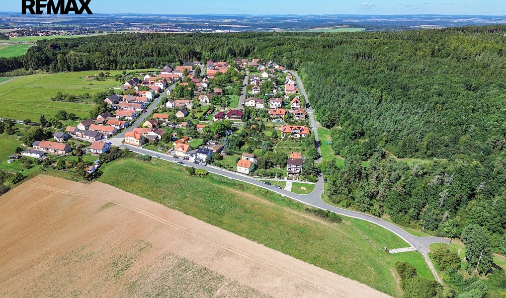 Prodej stavebního pozemku 732 m², Chlumčany – náhled fotky 4