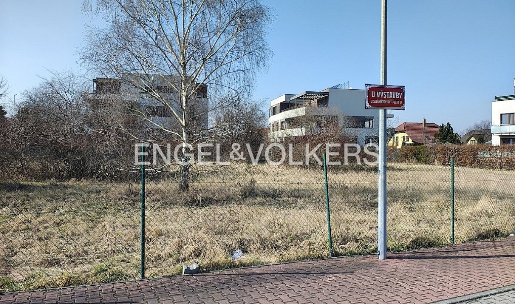 Prodej stavebního pozemku 727 m², Praha – náhled fotky 2