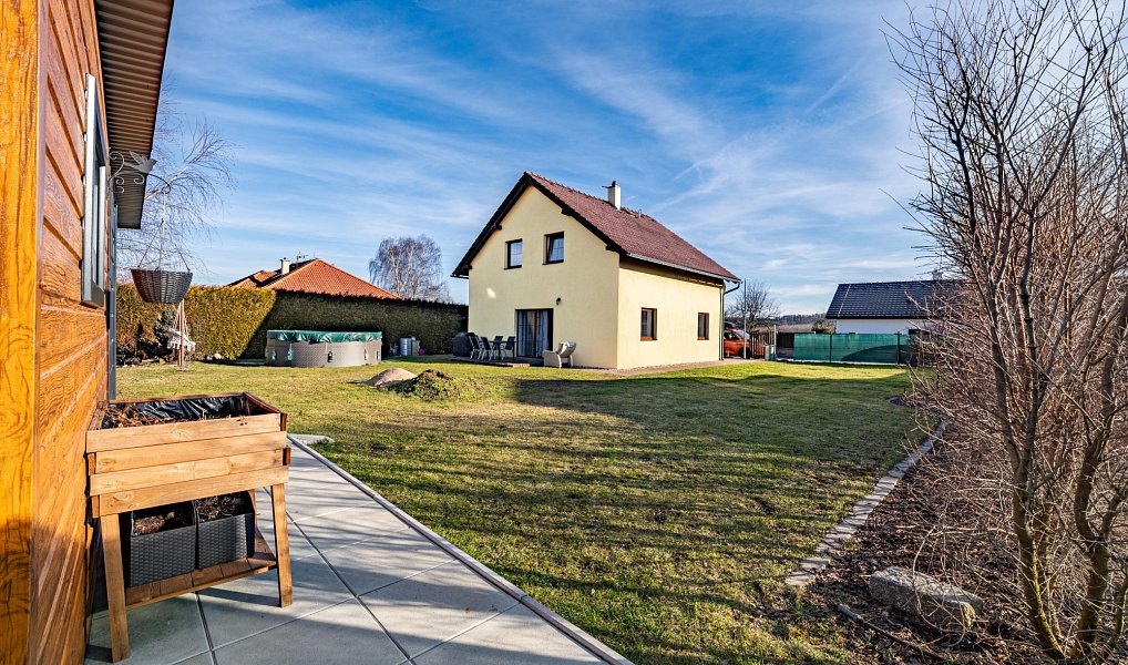 Prodej domu 165 m² s pozemkem 735 m², Tehov – náhled fotky 24