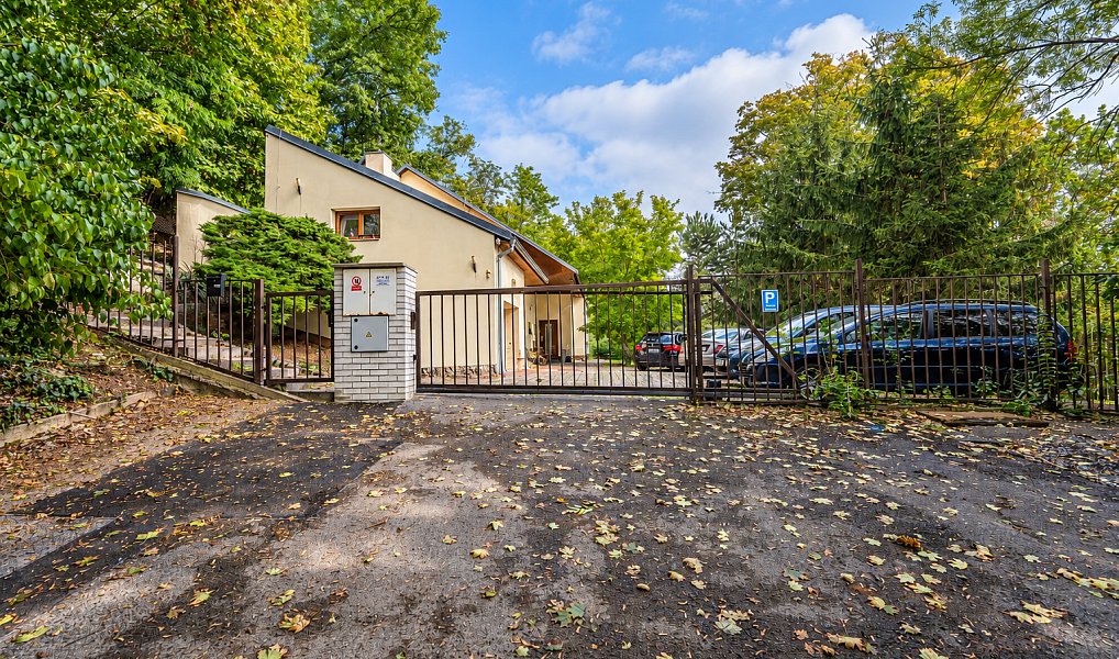 Prodej stavebního pozemku 1 168 m², Praha – náhled fotky 11