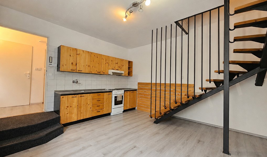 Prodej domu 154 m² s pozemkem 431 m², Jesenice – náhled fotky 9