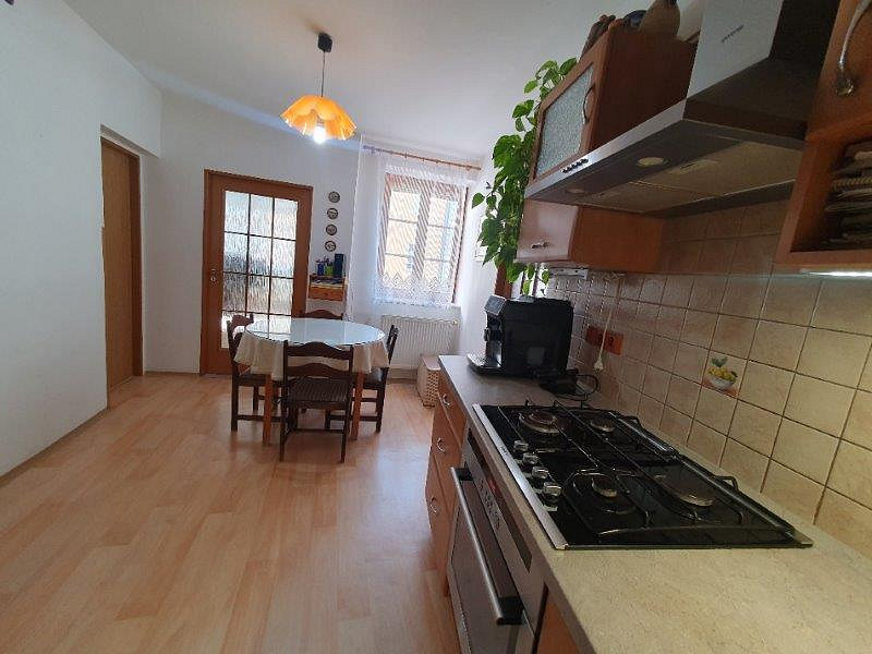 Prodej domu 220 m² s pozemkem 100 m² - Widok 3
