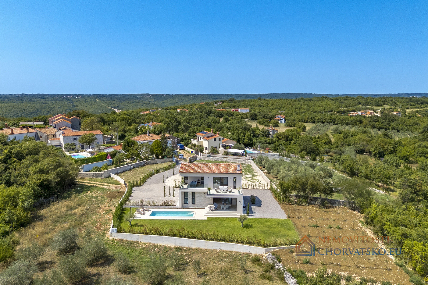Prodej domu 111 m² s pozemkem 3 712 m² - Vista 5