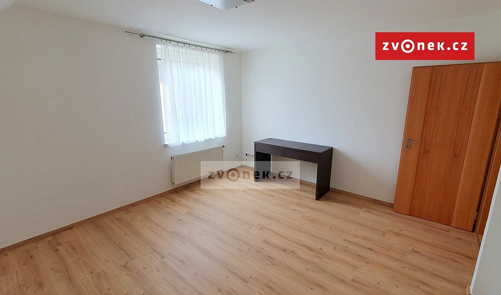 Pronájem domu 270 m² s pozemkem 200 m², Zlín – náhled fotky 17