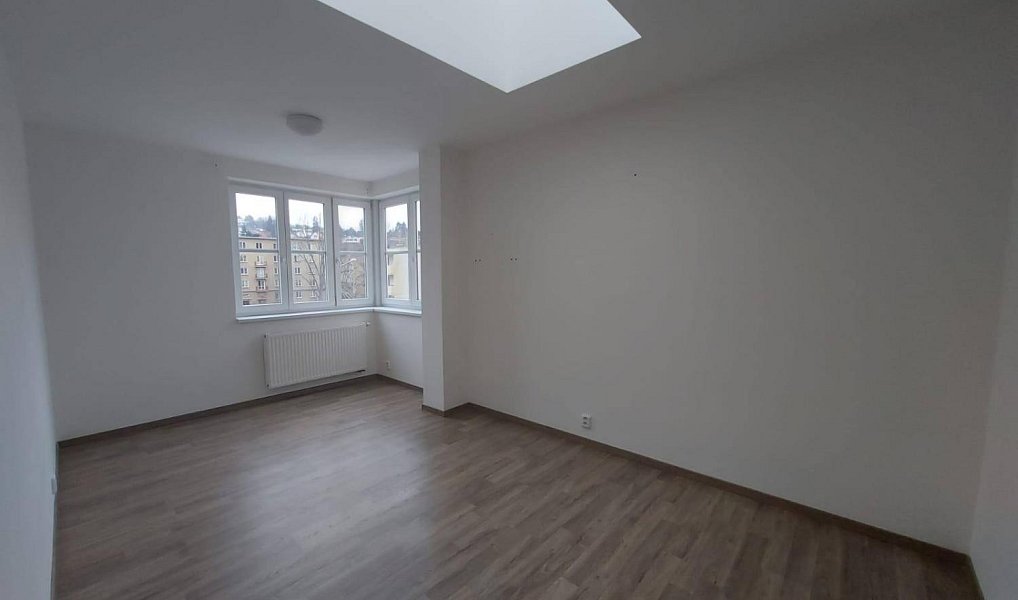 Pronájem bytu 4+kk 90 m², Zlín – náhled fotky 6