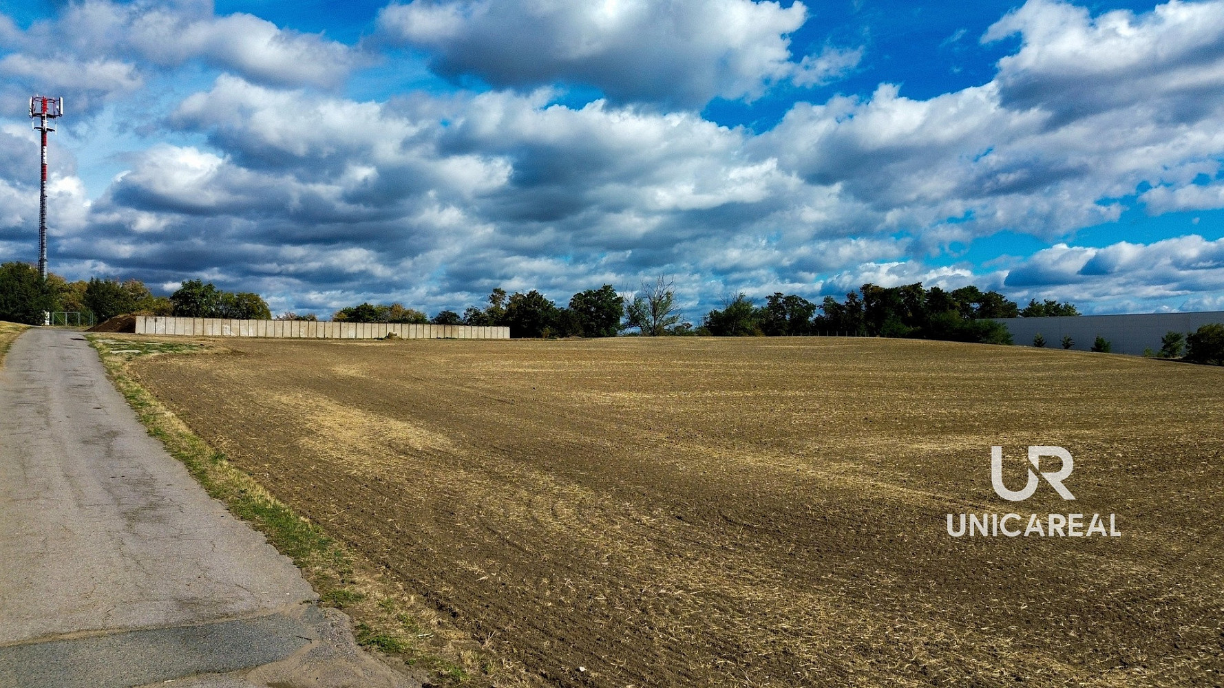 Prodej komerčního pozemku 1 755 m² – fotografie 2