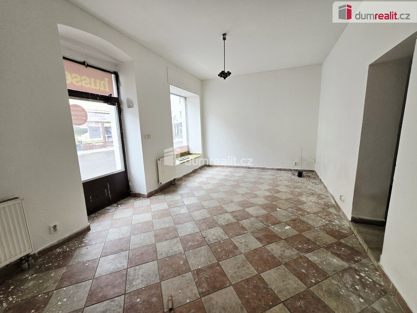 Pronájem obchodních prostor 40 m² – pohled 2
