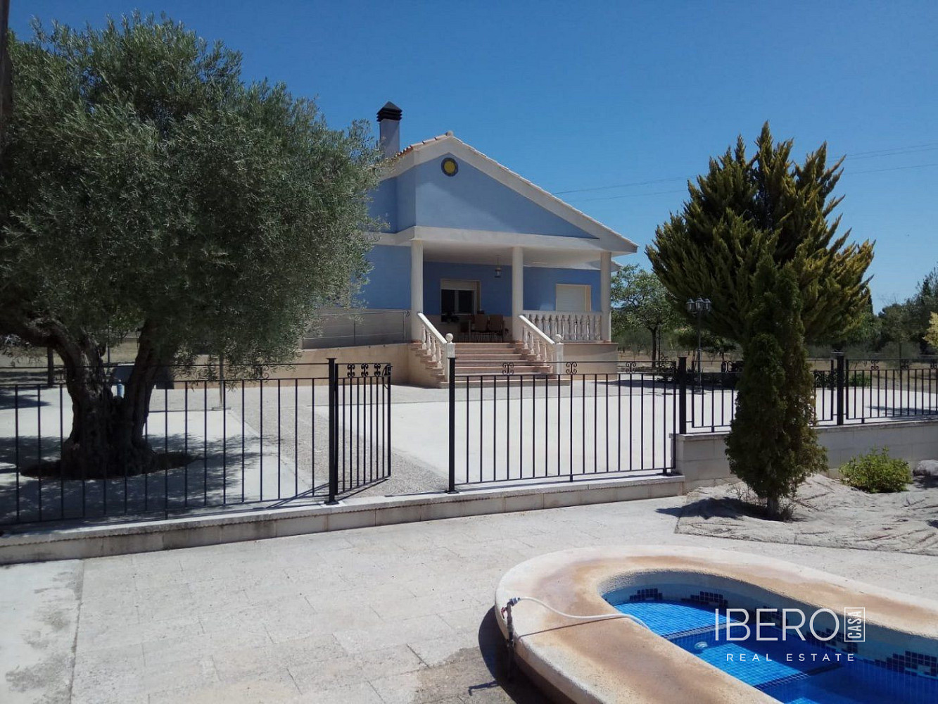Prodej domu 180 m² s pozemkem 5 600 m²