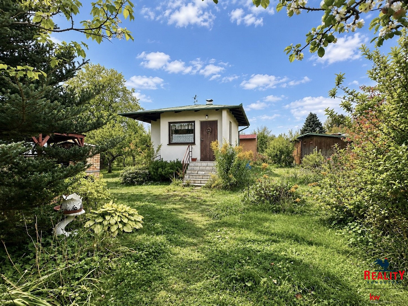 Prodej chaty/chalupy 35 m² s pozemkem 1 m² – fotografie 2