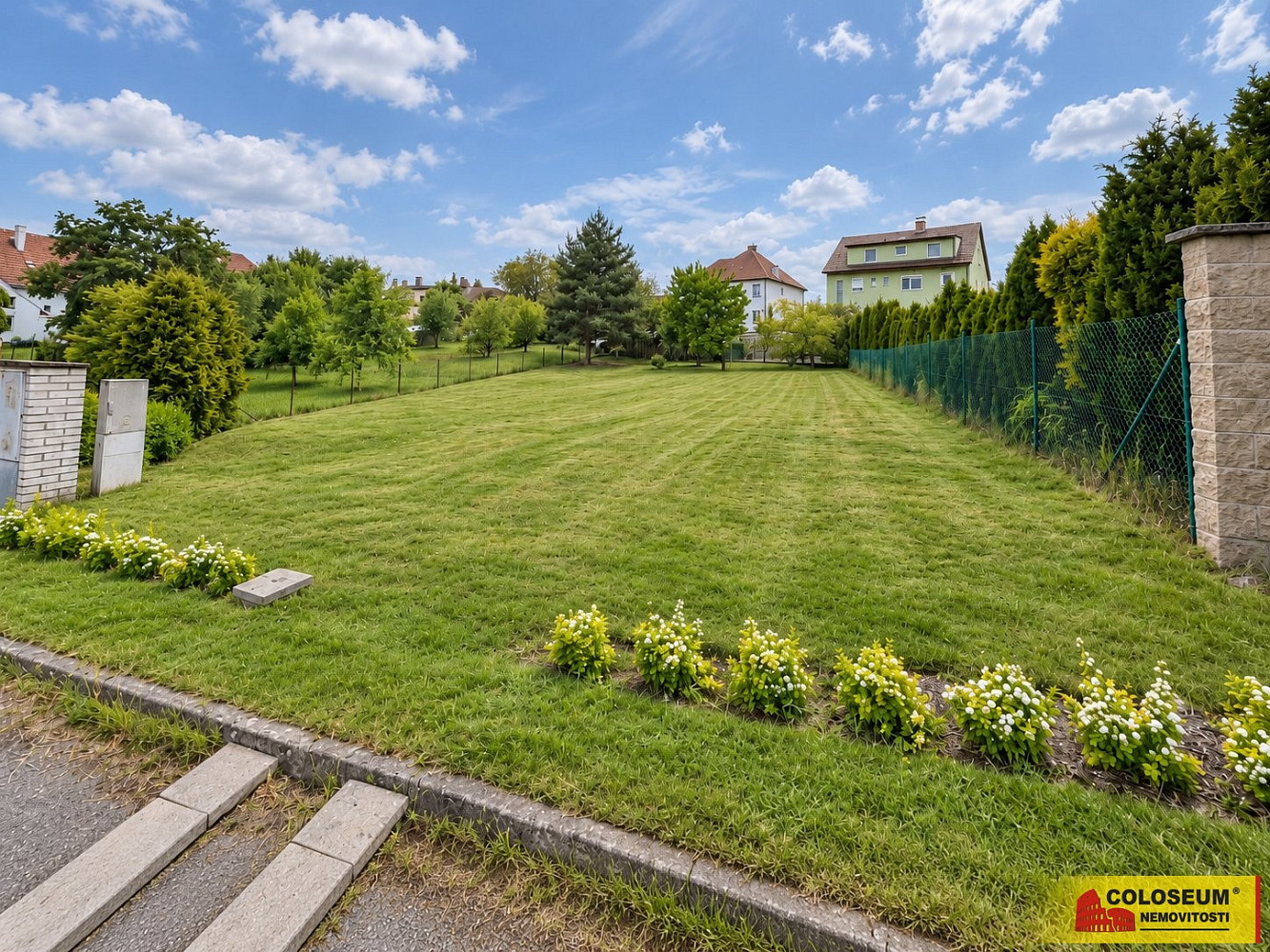 Prodej stavebního pozemku 928 m² – fotografie 3