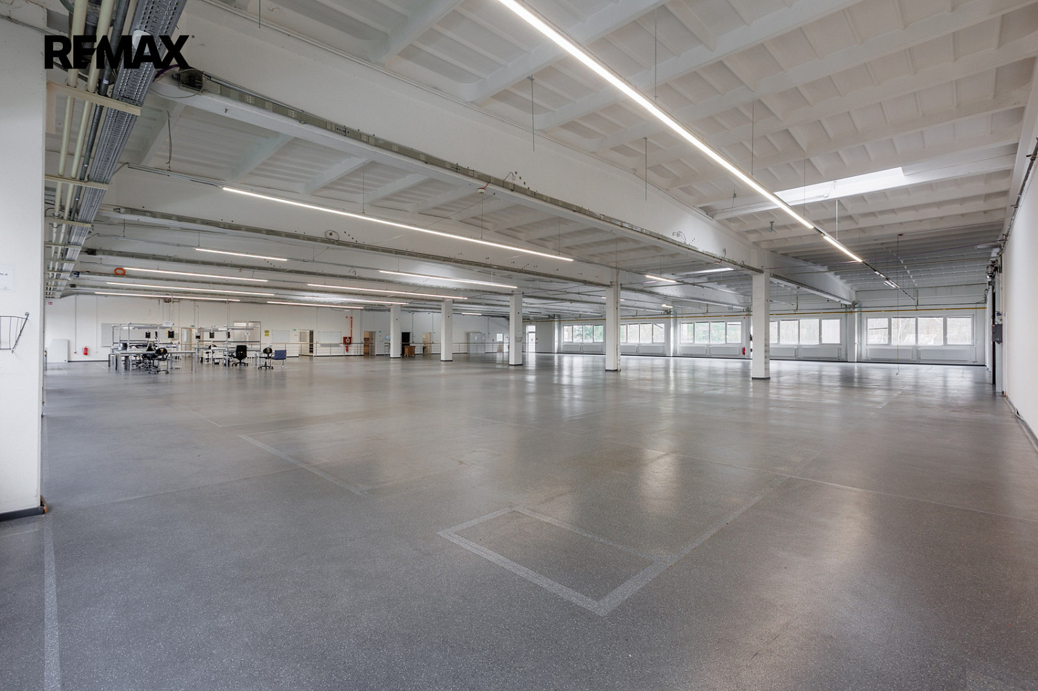Pronájem výrobních prostor 1 300 m²