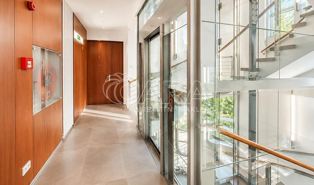 Prodej bytu 4+1 164 m², Praha – náhled fotky 27