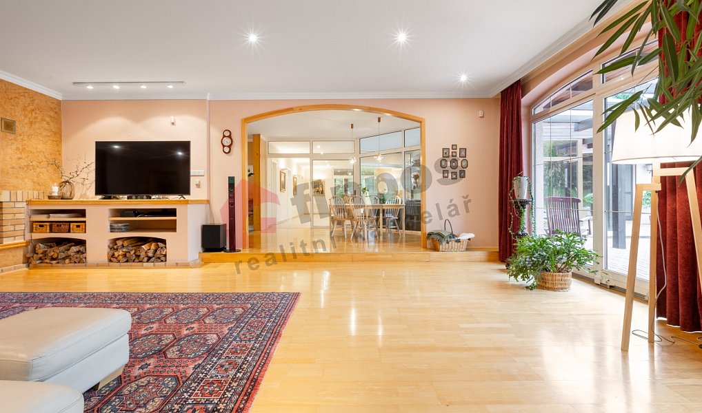 Prodej domu 386 m² s pozemkem 3 822 m², Hvězdonice – náhled fotky 18