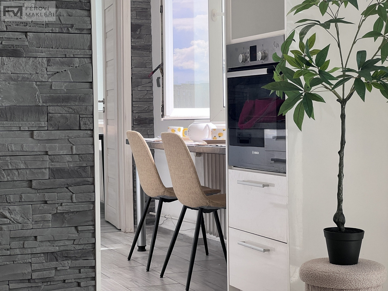 Prodej bytu 2+1 49 m² — photo 2