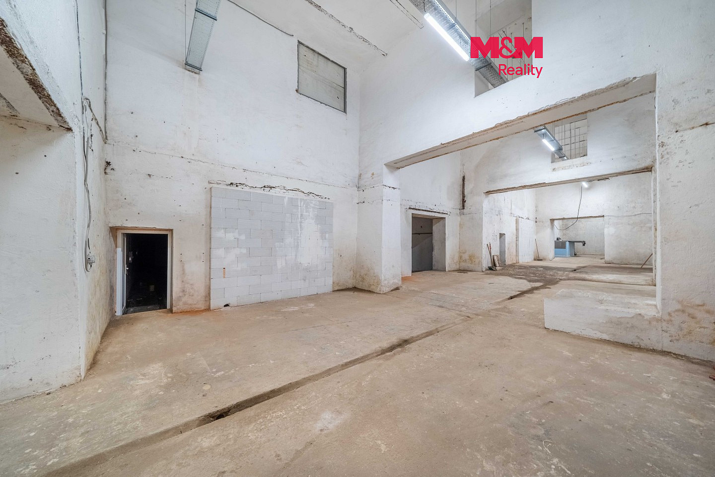Pronájem výrobních prostor 1 366 m²