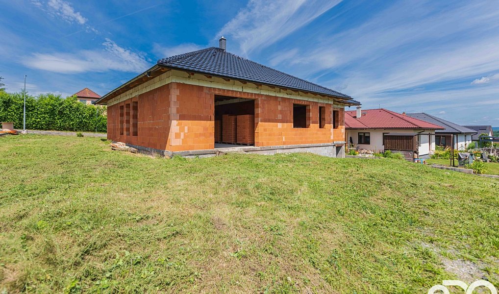 Prodej domu 172 m² s pozemkem 902 m², Žleby – náhled fotky 25
