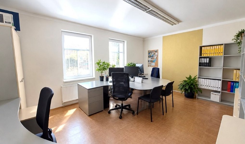 Pronájem kanceláře 180 m², Zlín – náhled fotky 8