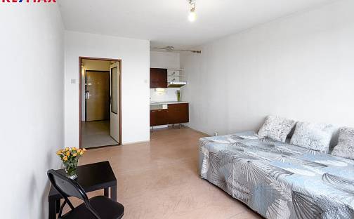 Prodej bytu 1+kk 27 m², Hlavatého, Praha 4 - Háje