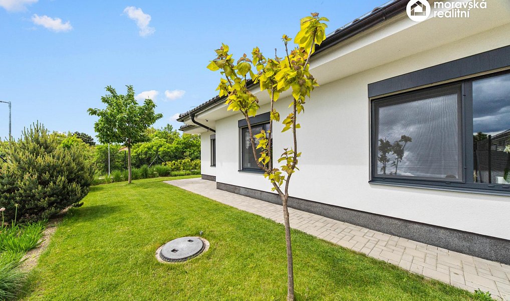 Prodej domu 199 m² s pozemkem 700 m², Hajany – náhled fotky 22