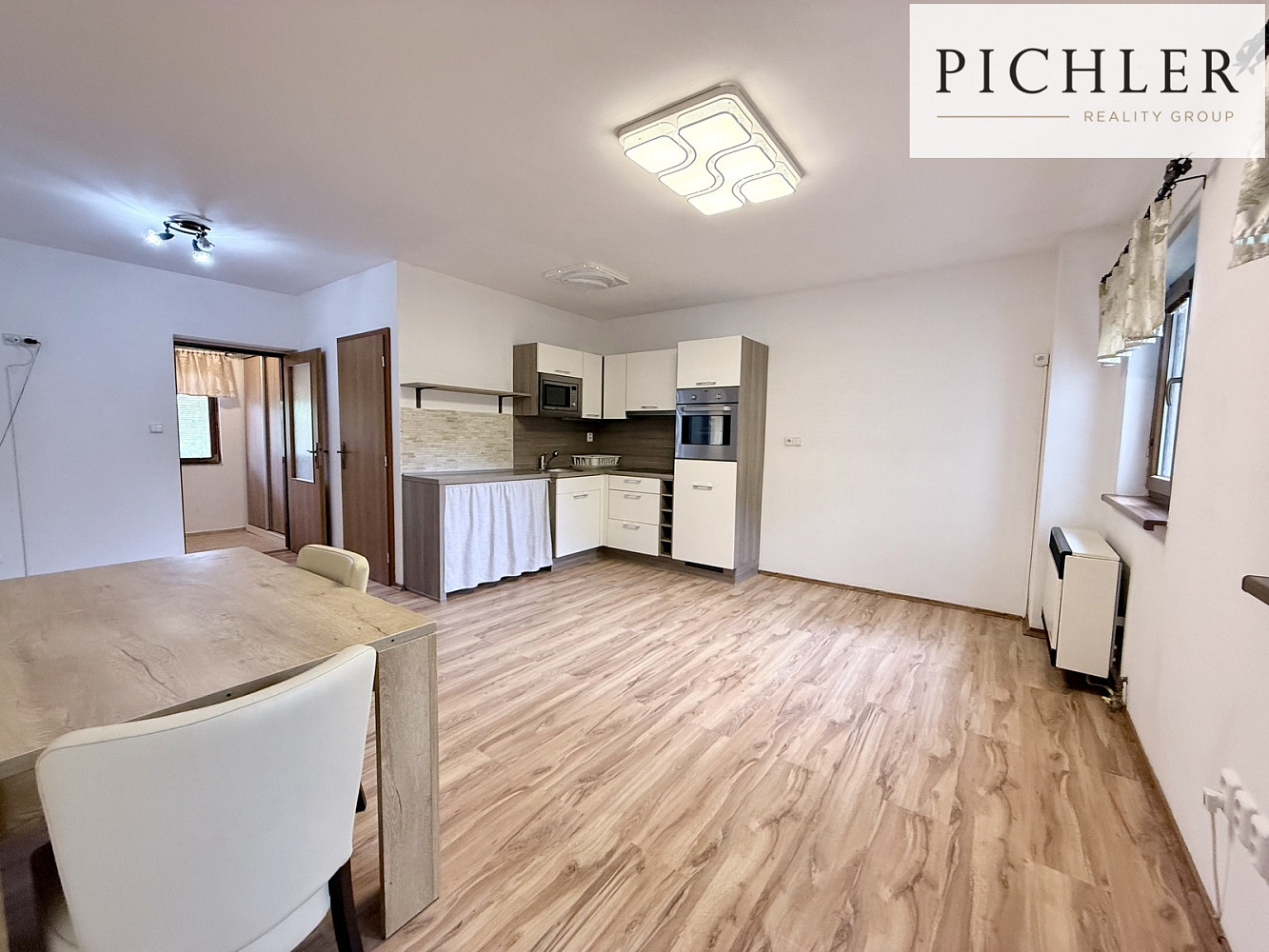 Pronájem bytu 1+1 37 m² — photo 2