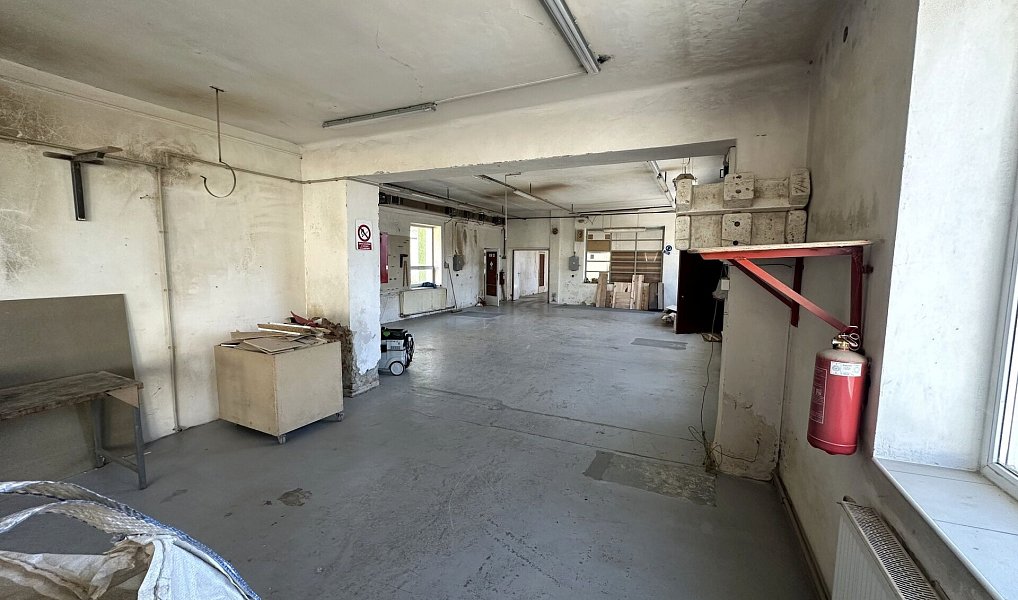 Prodej skladovacích prostor 2 000 m², Varnsdorf – náhled fotky 8