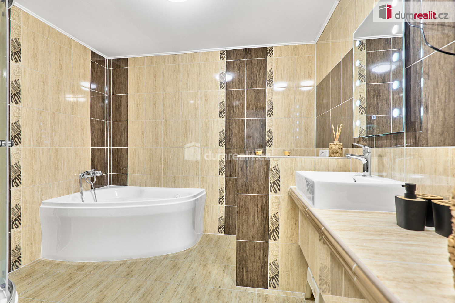 Prodej domu 180 m² s pozemkem 517 m² — photo 3
