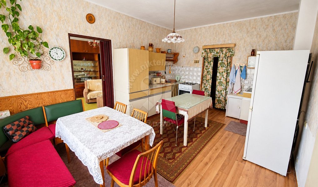 Prodej domu 327 m² s pozemkem 1 179 m², Žižice – náhled fotky 8