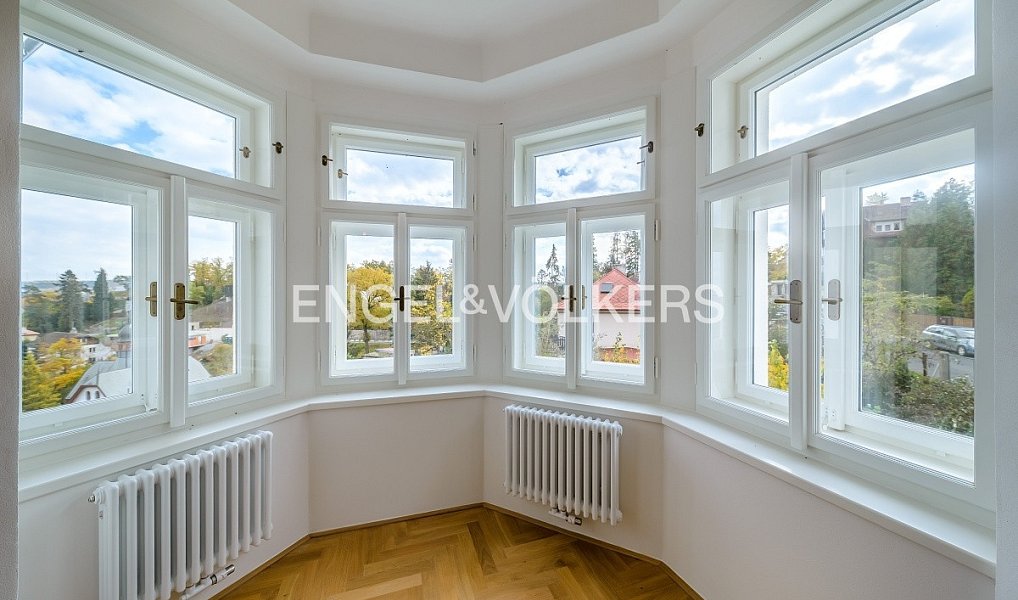 Pronájem domu 356 m² s pozemkem 1 389 m², Černošice – náhled fotky 4