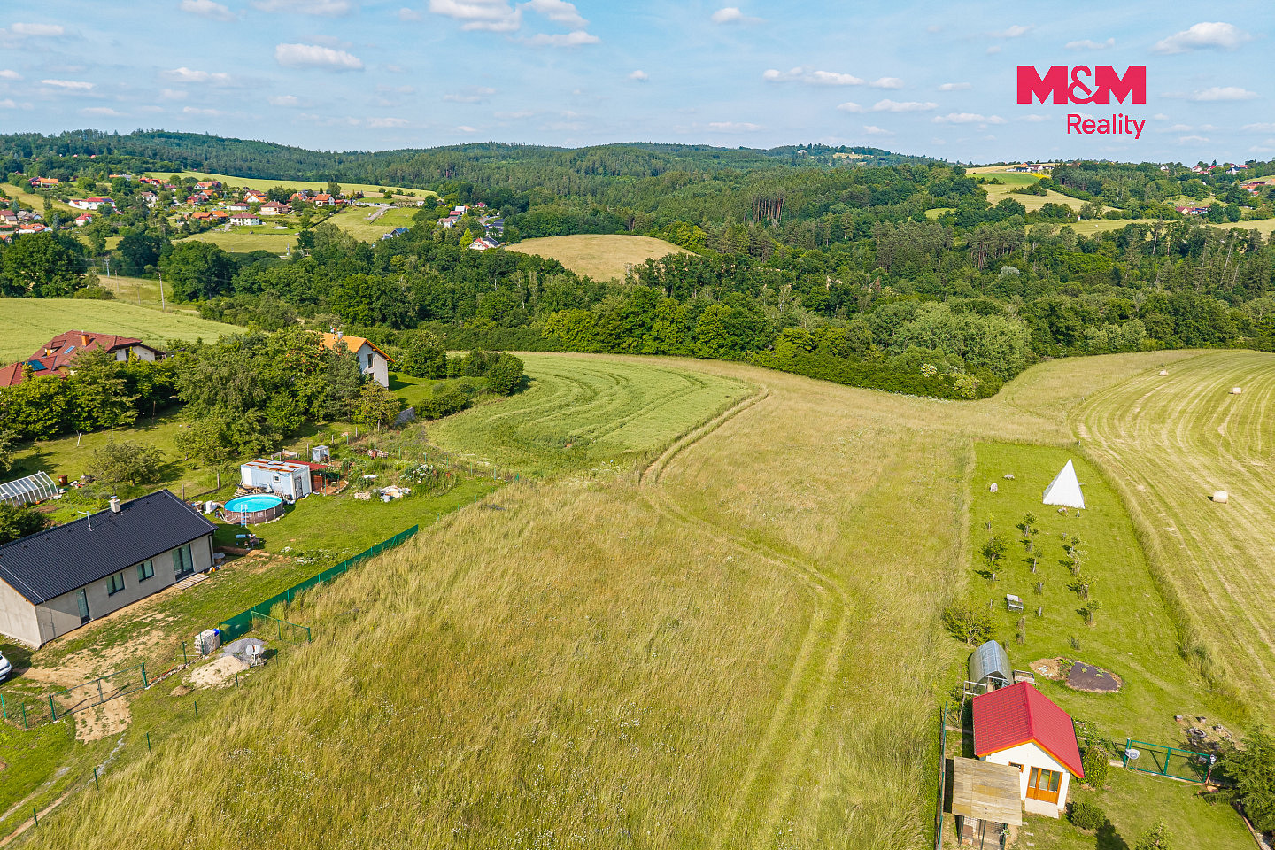 Prodej stavebního pozemku 2 348 m² – fotografie 2