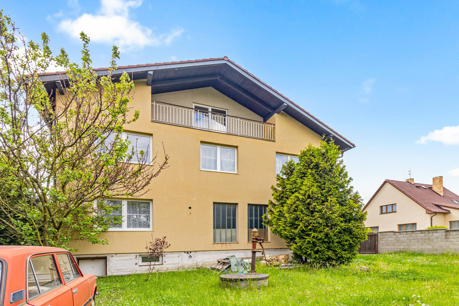 Prodej domu 350 m² s pozemkem 450 m² – fotografie 2