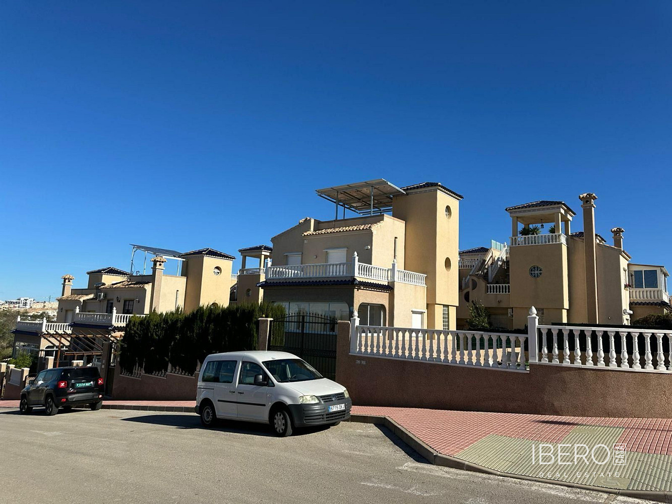 Prodej domu 207 m² s pozemkem 190 m² - Vista 2