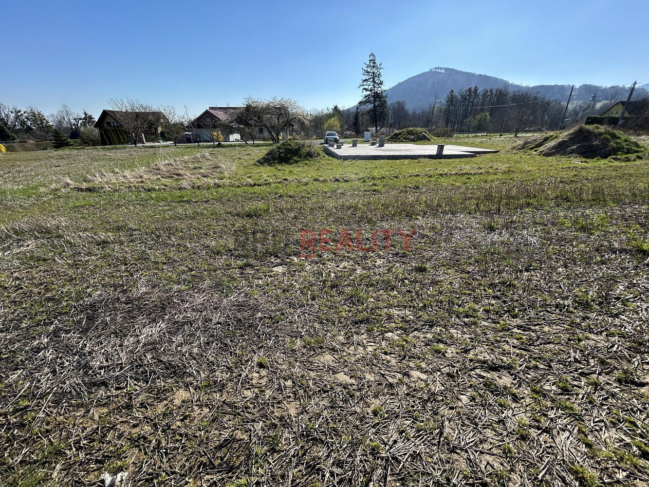 Prodej stavebního pozemku 3 705 m² – pohled 2