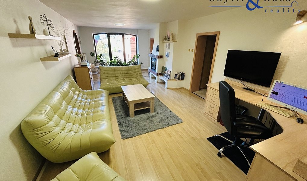 Prodej domu 347 m² s pozemkem 2 048 m², Radslavice – náhled fotky 3