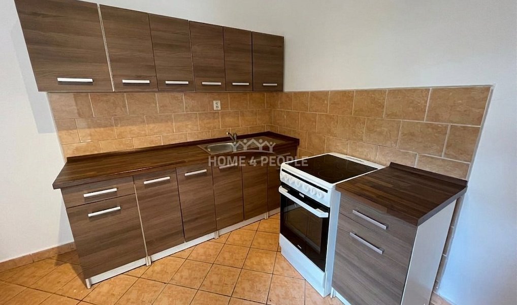 Pronájem bytu 1+kk 38 m², Lochovice – náhled fotky 3