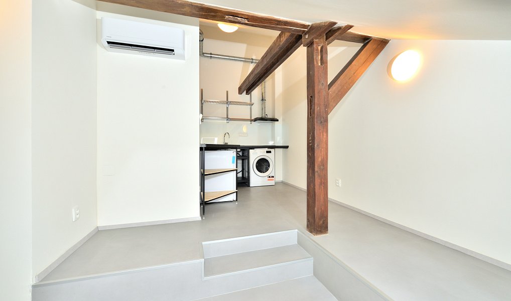 Pronájem bytu 1+kk 29 m², Praha – náhled fotky 2
