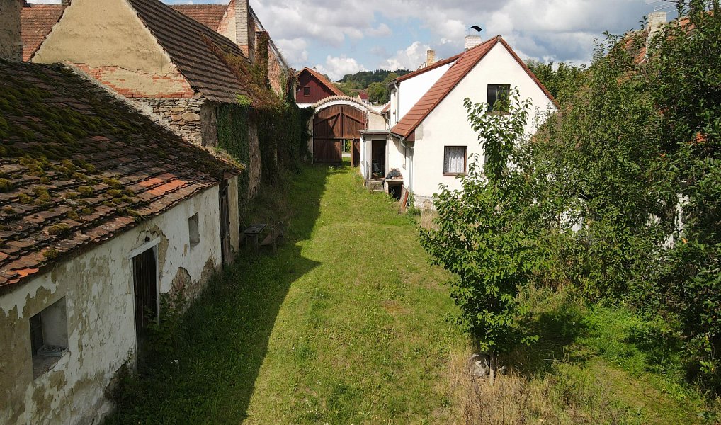 Prodej zemědělského objektu 963 m², Drhovle – náhled fotky 3