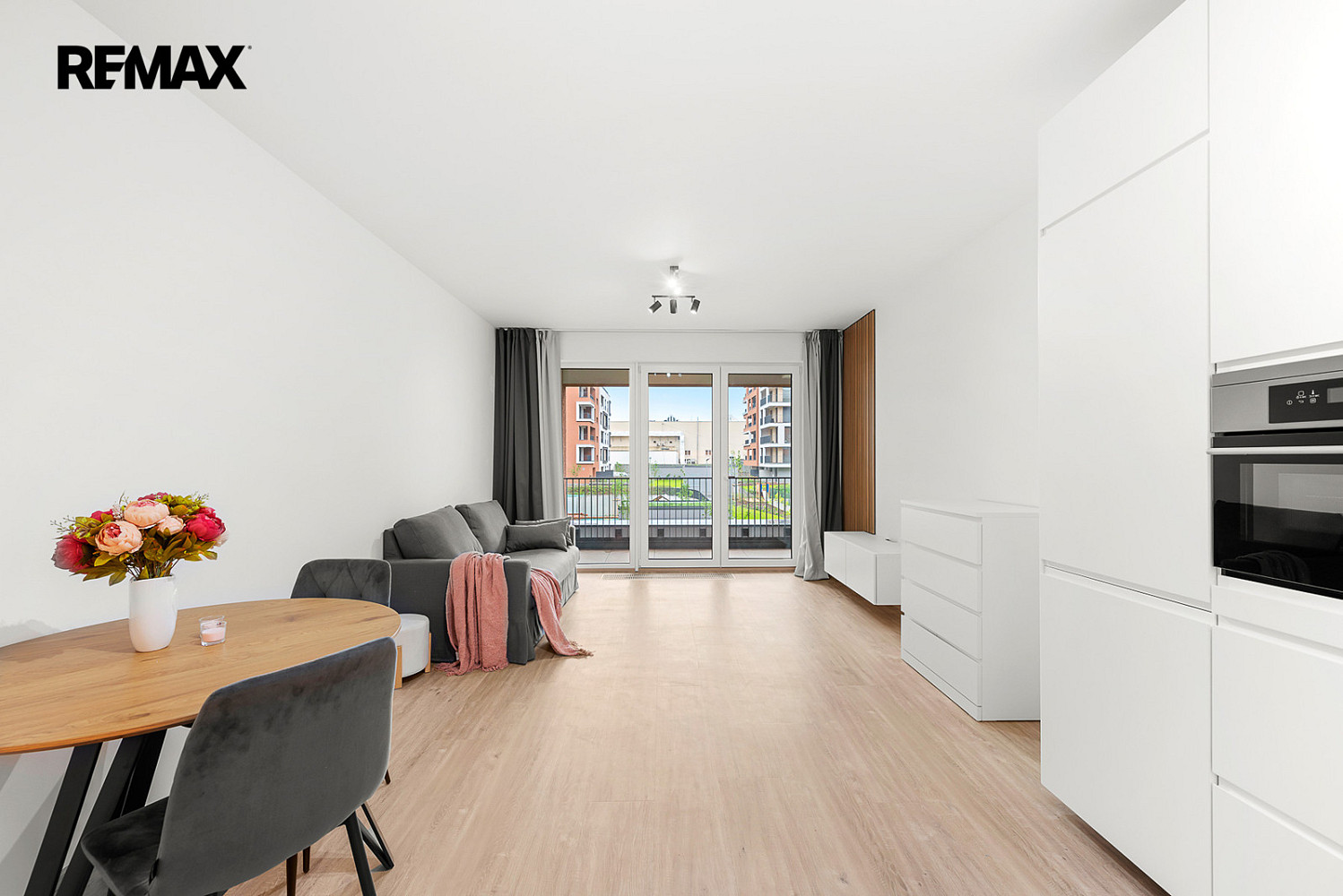 Pronájem bytu 1+kk 37 m² — photo 3
