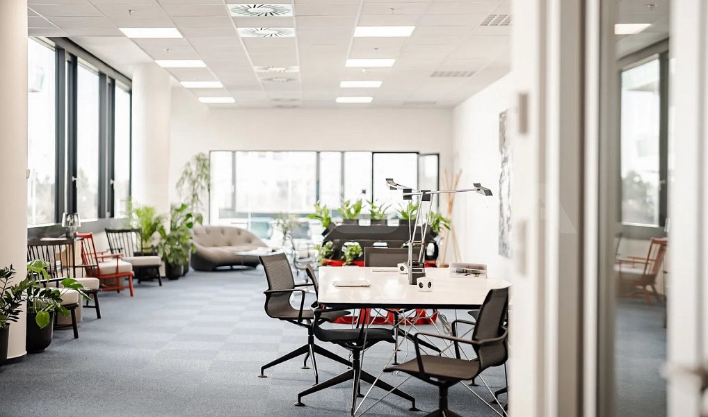 Pronájem kanceláře 398 m², Praha – náhled fotky 20