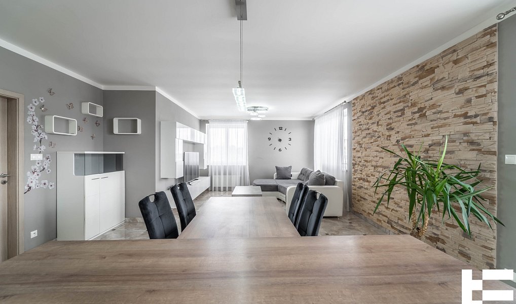 Prodej bytu 4+kk 81 m², Klecany – náhled fotky 3