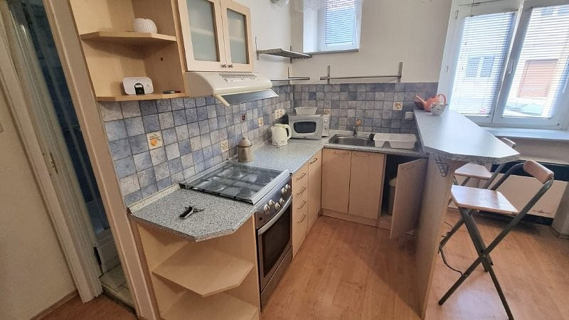 Pronájem bytu 1+kk 30 m² – fotografie 3