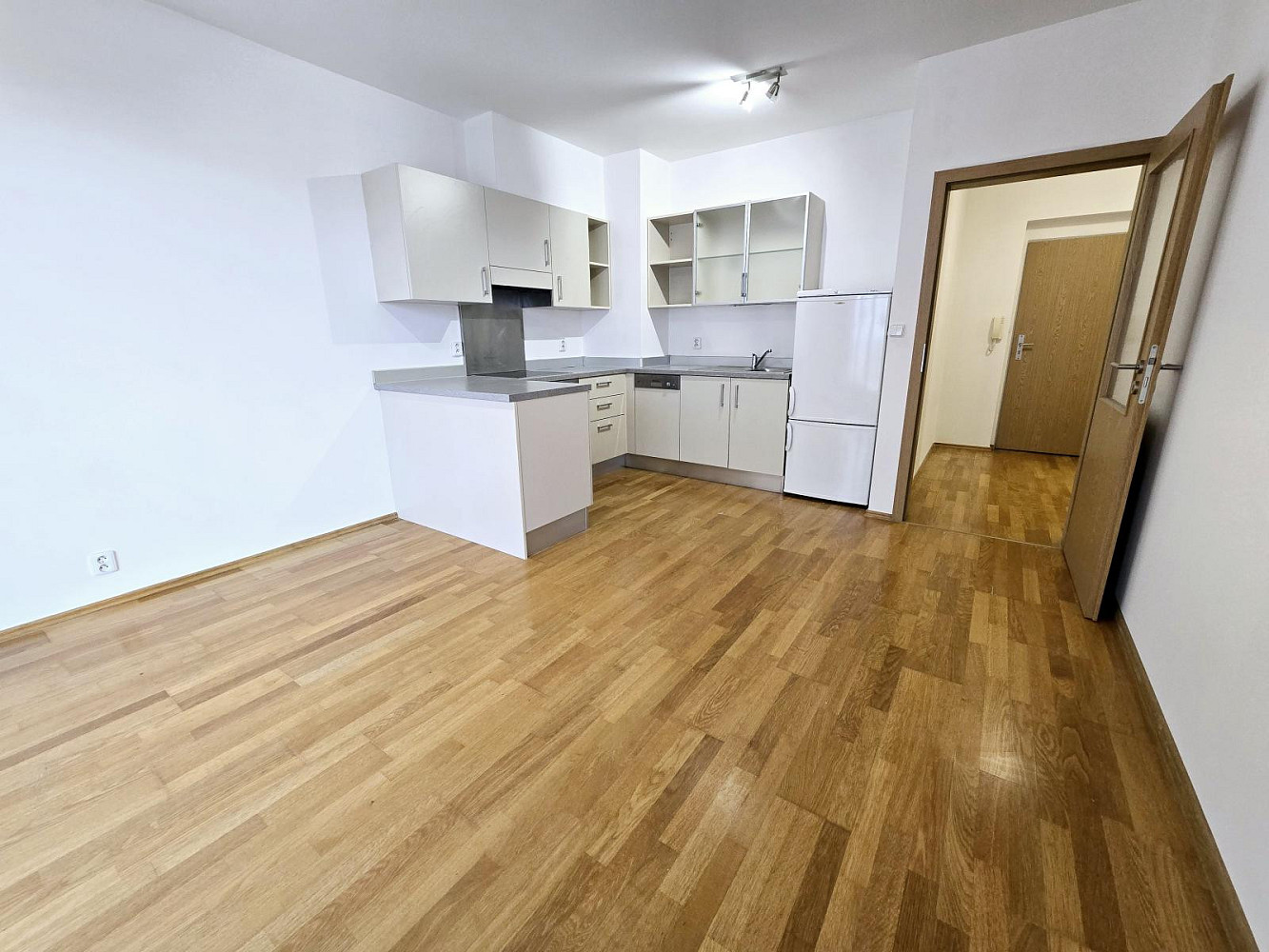 Prodej bytu 2+kk 41 m² — photo 2
