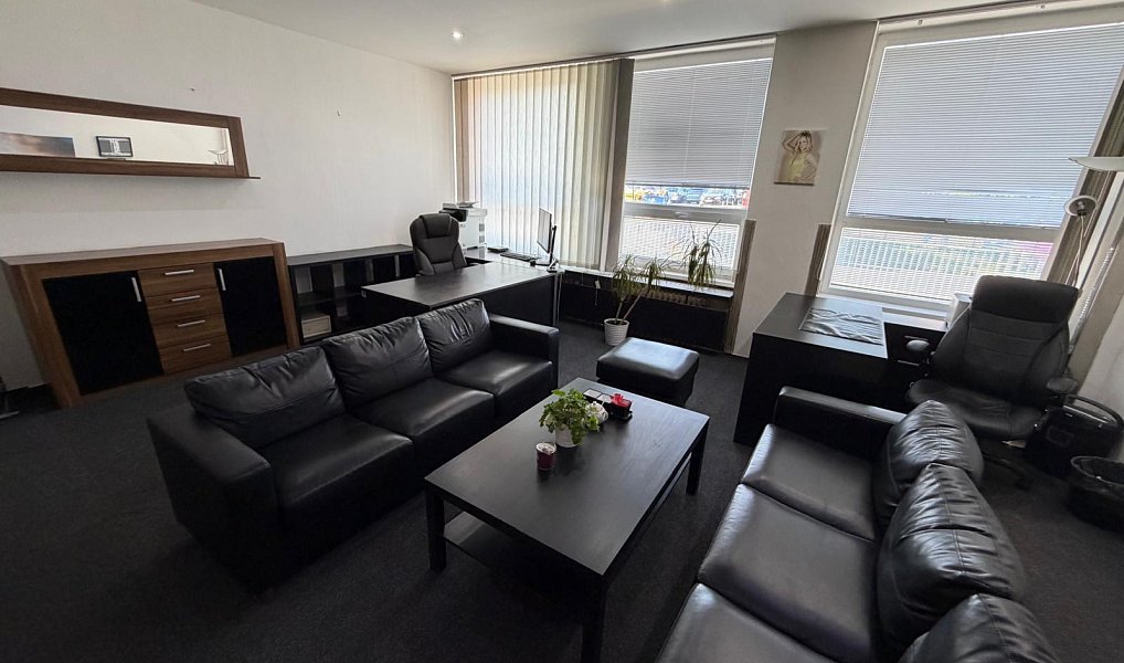 Pronájem kanceláře 167 m², Most – náhled fotky 2