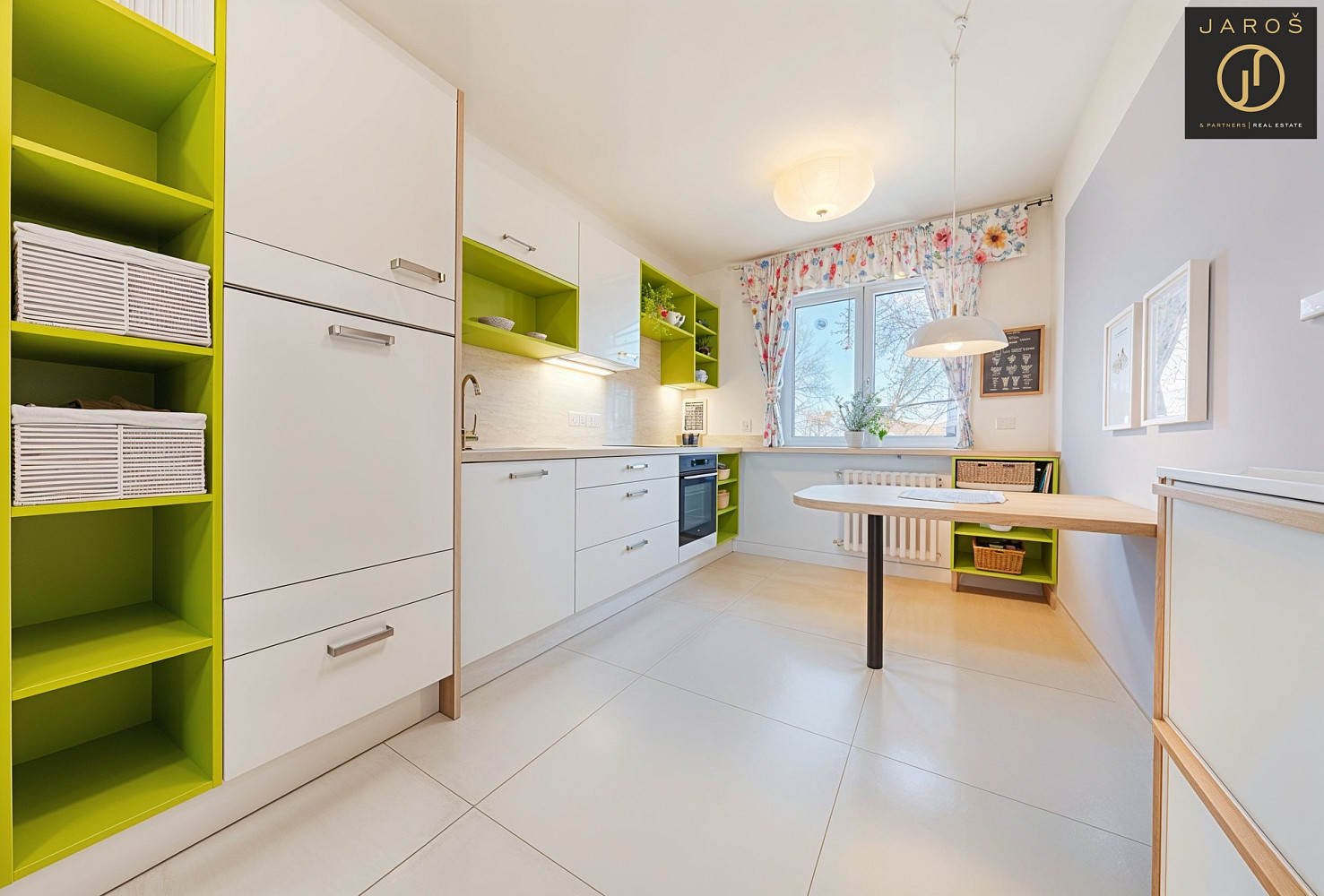 Prodej bytu 2+1 77 m² – pohled 3