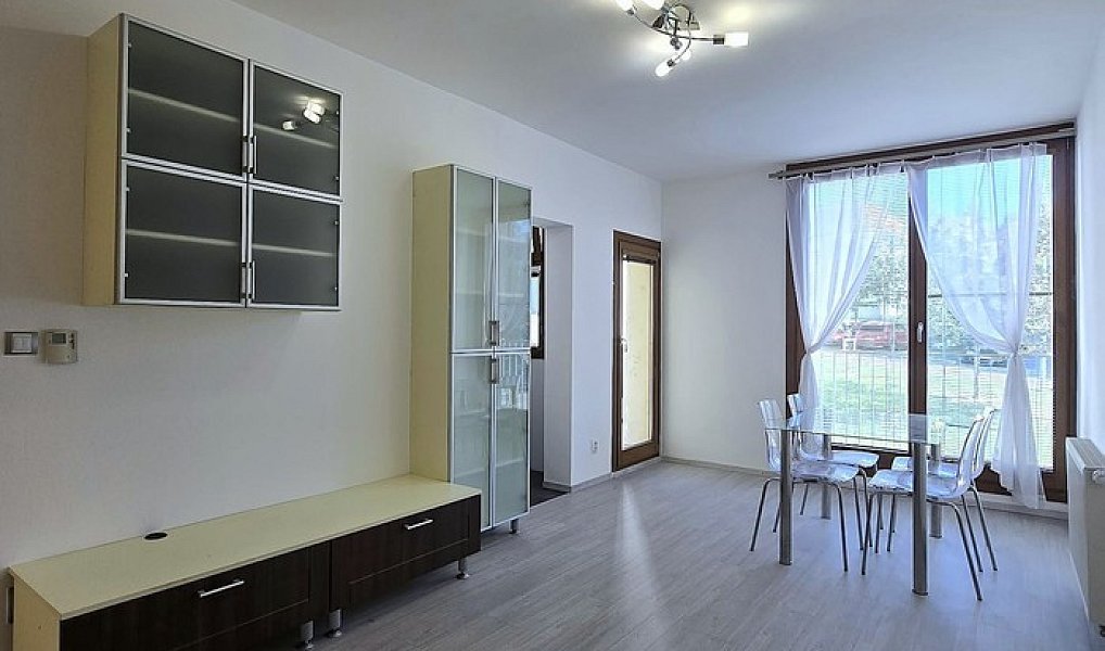 Pronájem bytu 3+kk 65 m², Týnec nad Sázavou – náhled fotky 2