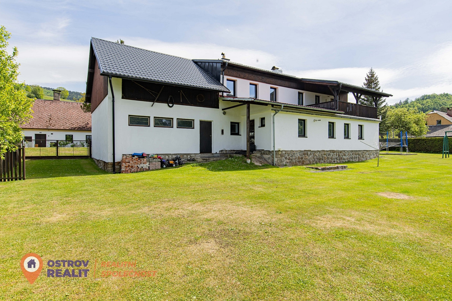 Prodej domu 210 m² s pozemkem 370 m²